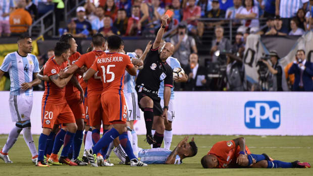 copa-america-referee.jpg
